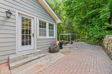 53 Hunt Terrace Greenwich CT 06831