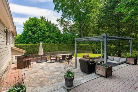53 Hunt Terrace Greenwich CT 06831