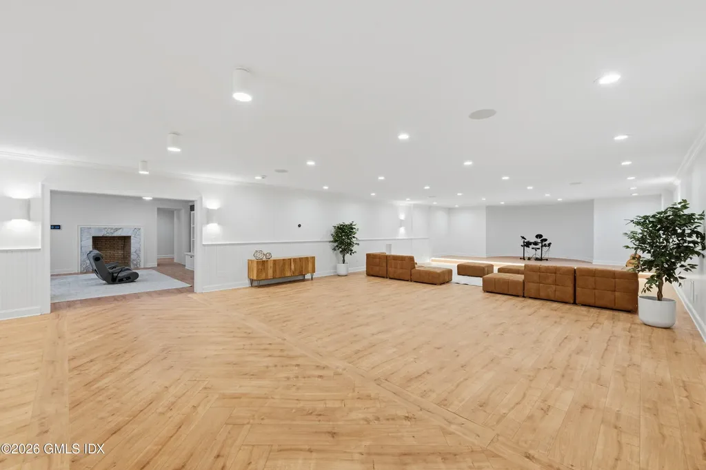7 Loch Lane Greenwich CT 06830