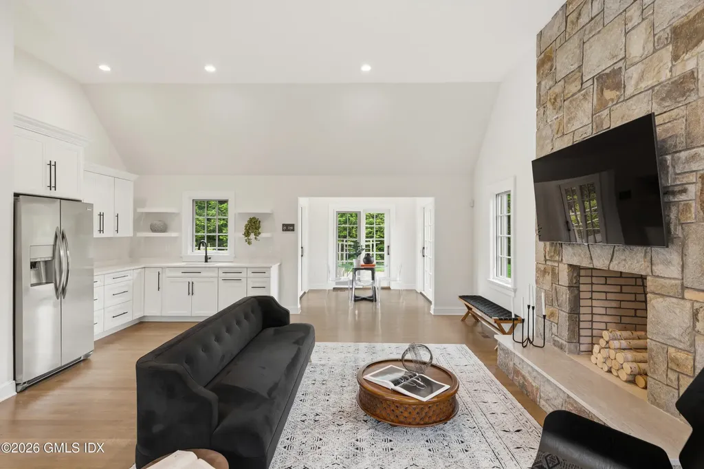 7 Loch Lane Greenwich CT 06830