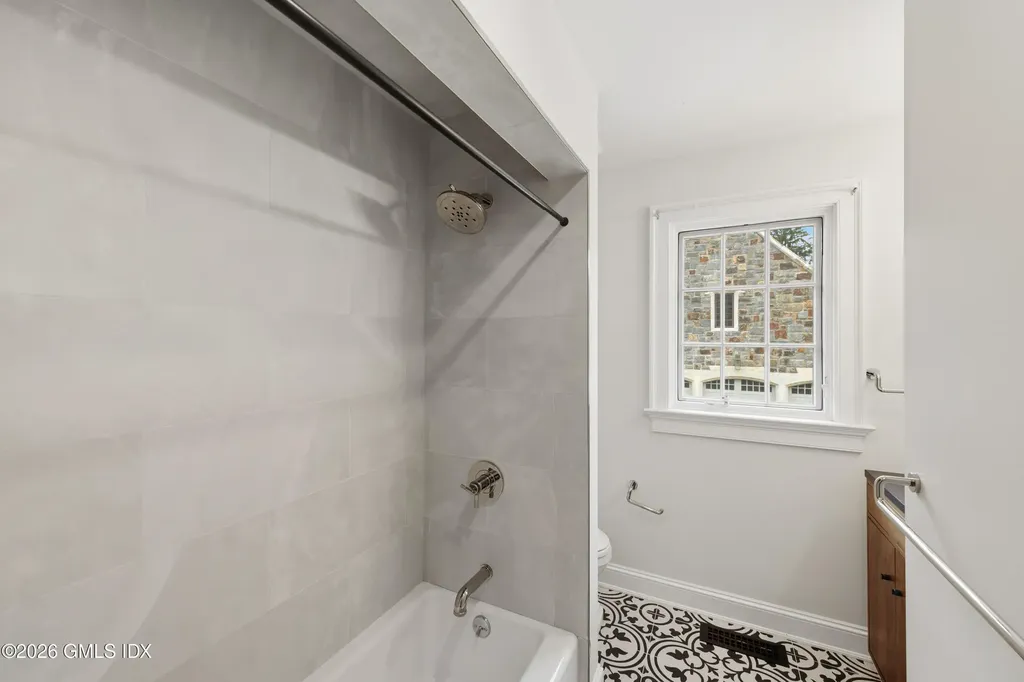 7 Loch Lane Greenwich CT 06830