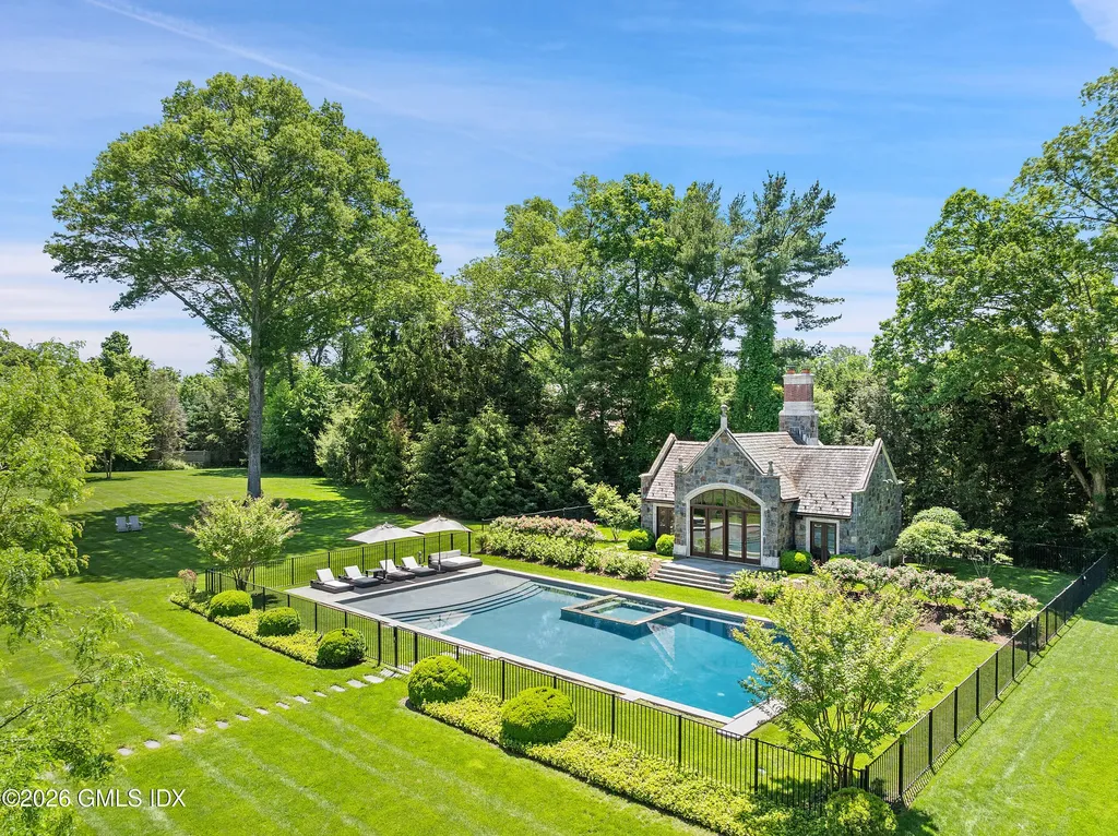 7 Loch Lane Greenwich CT 06830