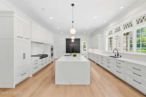 7 Loch Lane Greenwich CT 06830