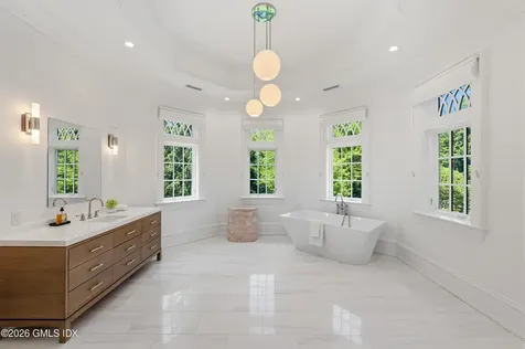7 Loch Lane Greenwich CT 06830