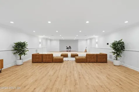 7 Loch Lane Greenwich CT 06830
