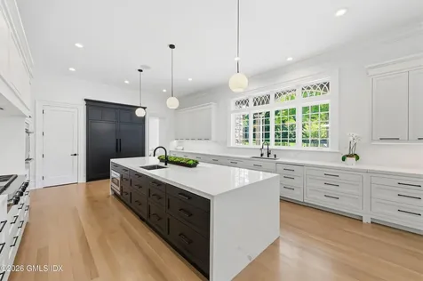 7 Loch Lane Greenwich CT 06830
