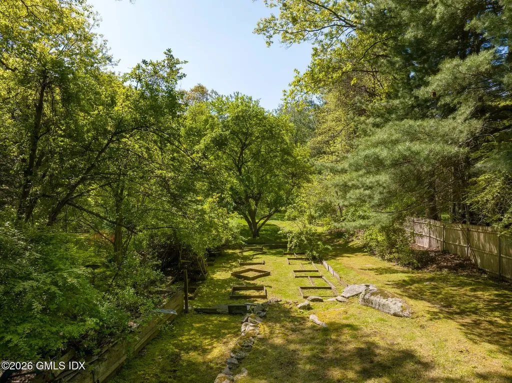 16 Vineyard Lane Greenwich CT 06831