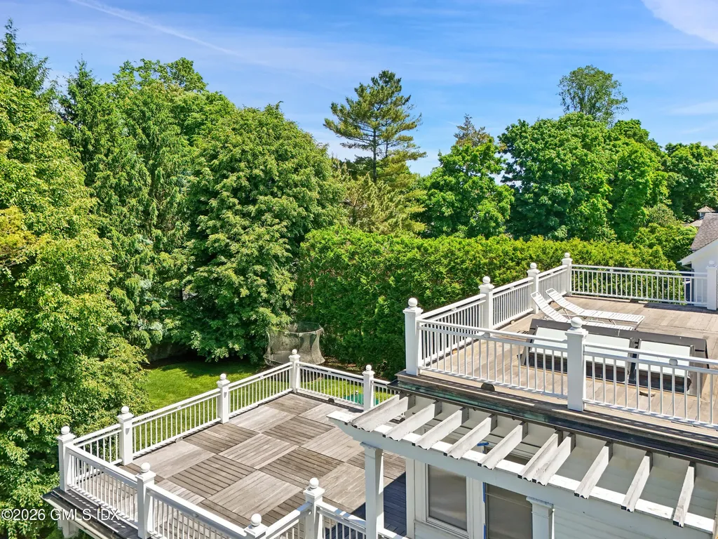 2 Wahneta Road Old Greenwich CT 06870