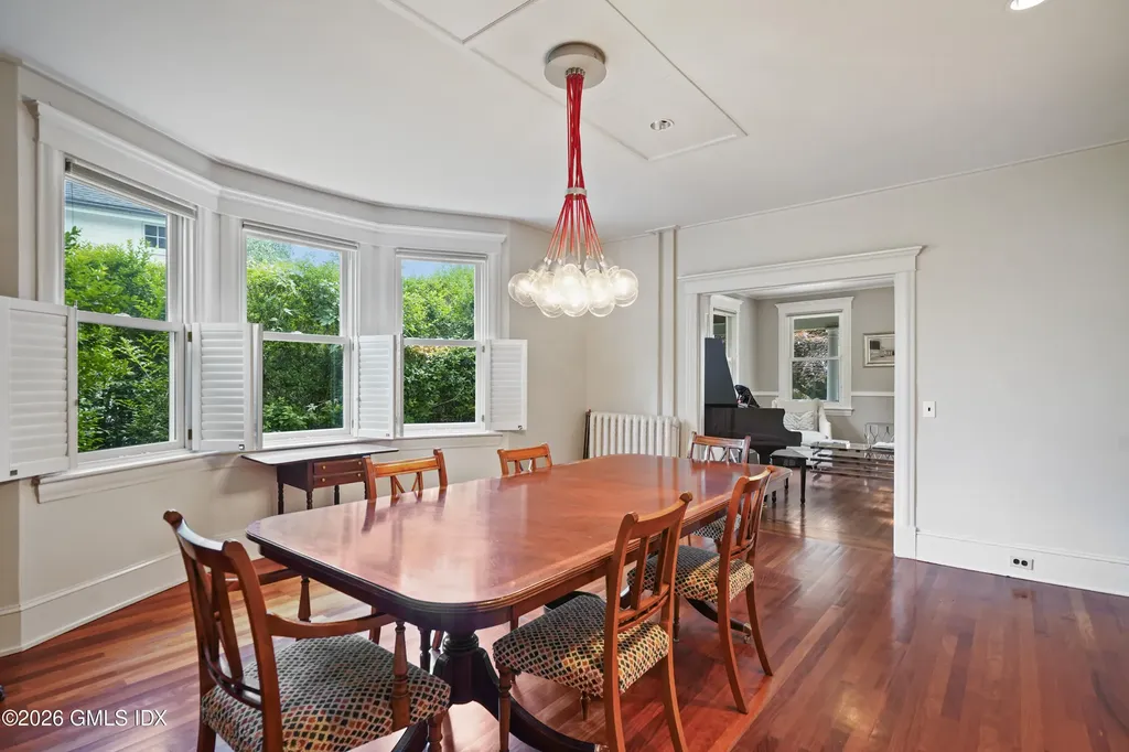 2 Wahneta Road Old Greenwich CT 06870