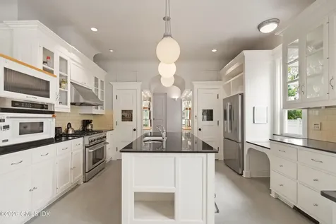 2 Wahneta Road Old Greenwich CT 06870