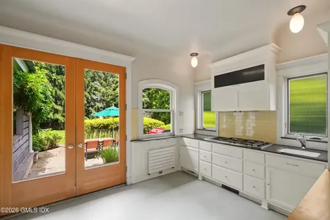 2 Wahneta Road Old Greenwich CT 06870