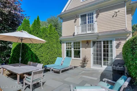 32 Reynolds Place Greenwich CT 06831