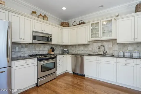 32 Reynolds Place Greenwich CT 06831
