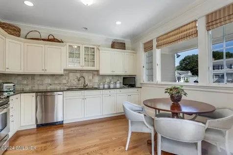 32 Reynolds Place Greenwich CT 06831