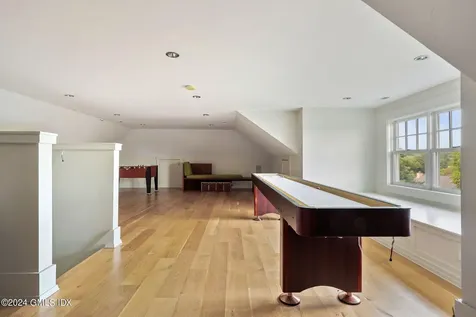 27 Cognewaugh Road Cos Cob CT 06807