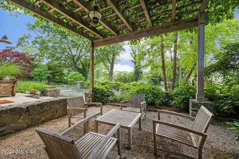 27 Cognewaugh Road Cos Cob CT 06807
