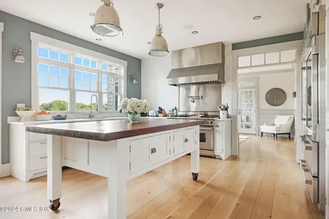 27 Cognewaugh Road Cos Cob CT 06807