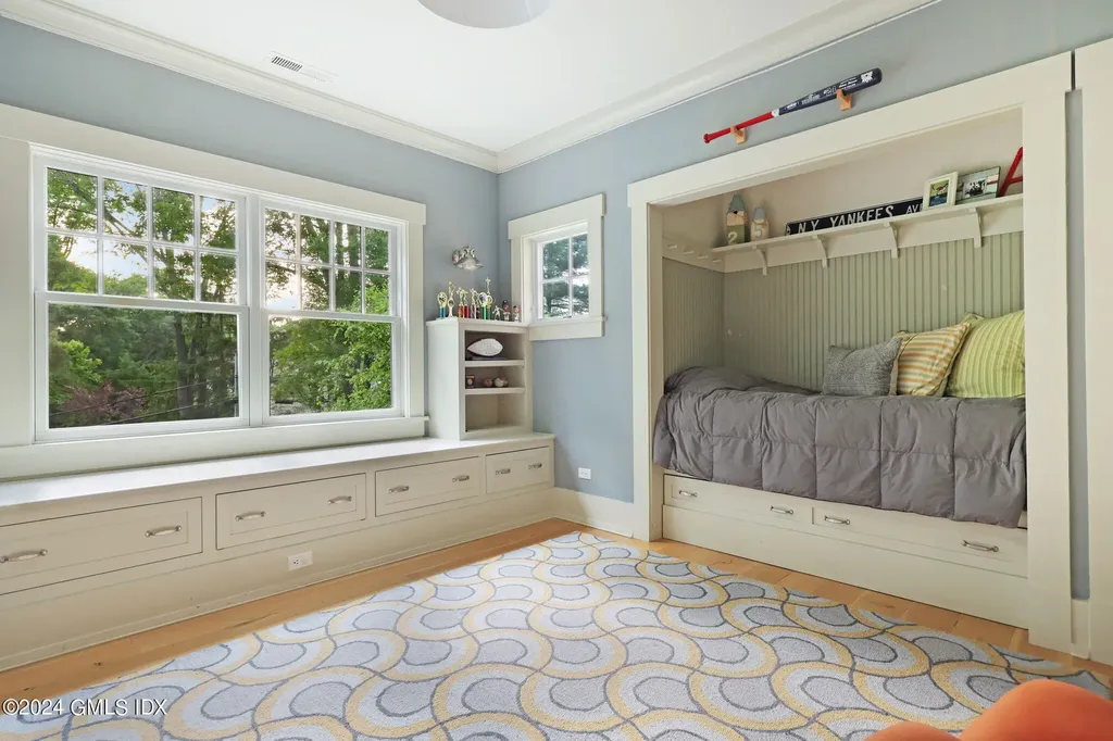 27 Cognewaugh Road Cos Cob CT 06807