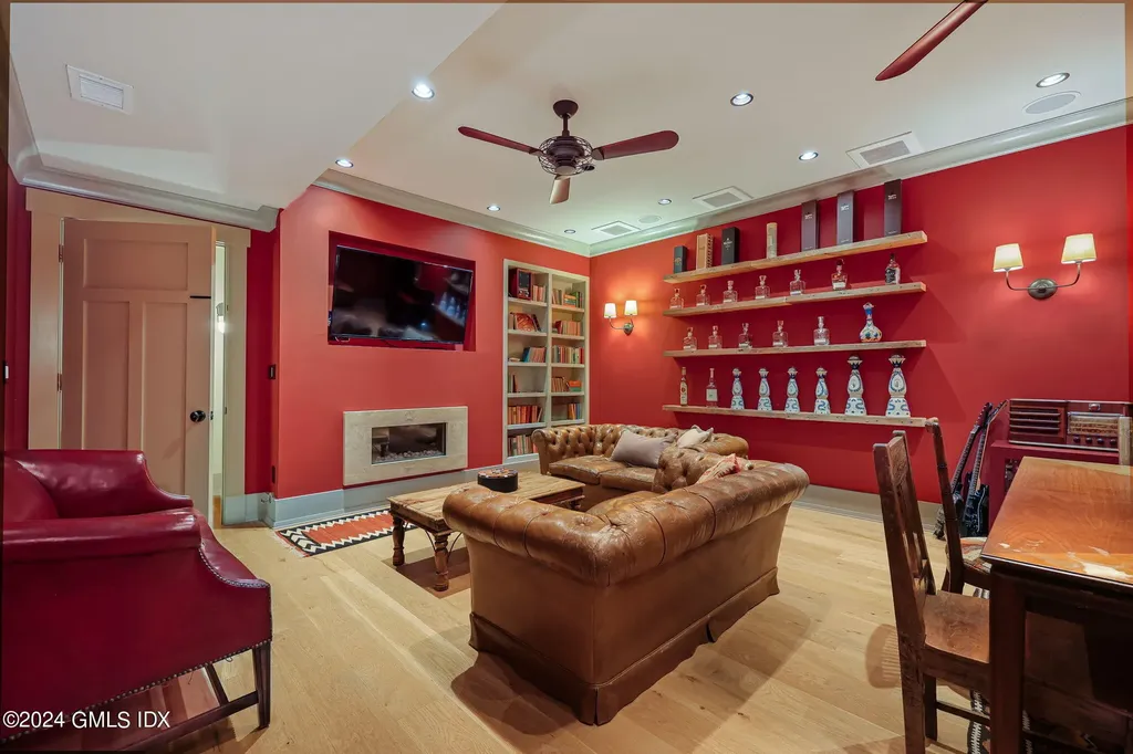 27 Cognewaugh Road Cos Cob CT 06807