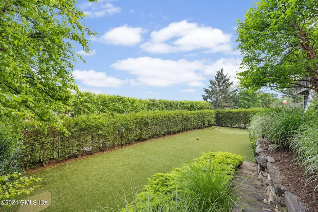 27 Cognewaugh Road Cos Cob CT 06807