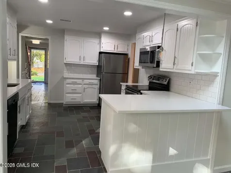 26 Revere Road Riverside CT 06878