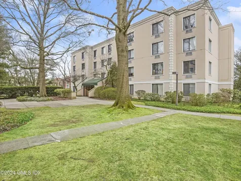 1525 E Putnam Avenue Old Greenwich CT 06870