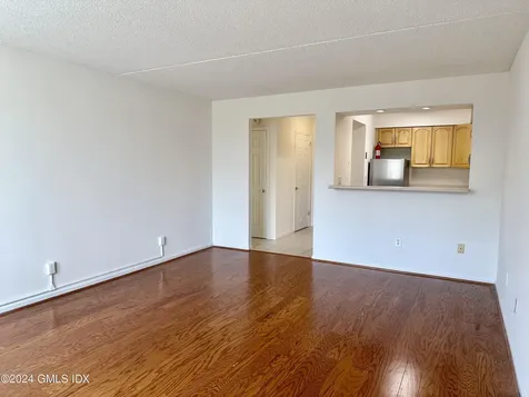 1525 E Putnam Avenue Old Greenwich CT 06870