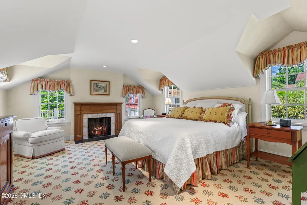 456 Round Hill Road Greenwich CT 06831