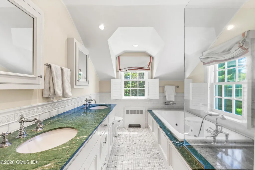 456 Round Hill Road Greenwich CT 06831