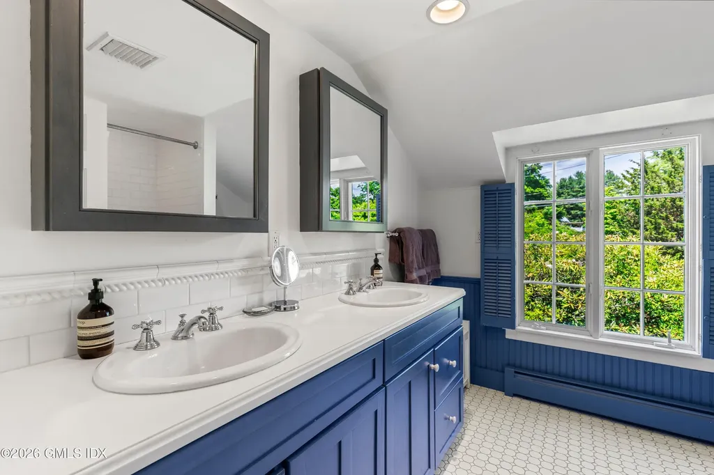 456 Round Hill Road Greenwich CT 06831
