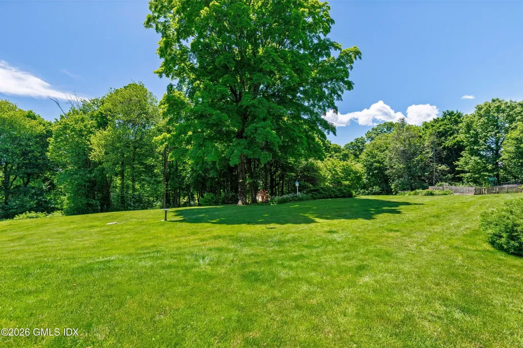 456 Round Hill Road Greenwich CT 06831