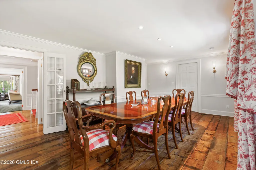 456 Round Hill Road Greenwich CT 06831