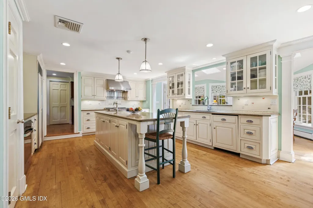 456 Round Hill Road Greenwich CT 06831