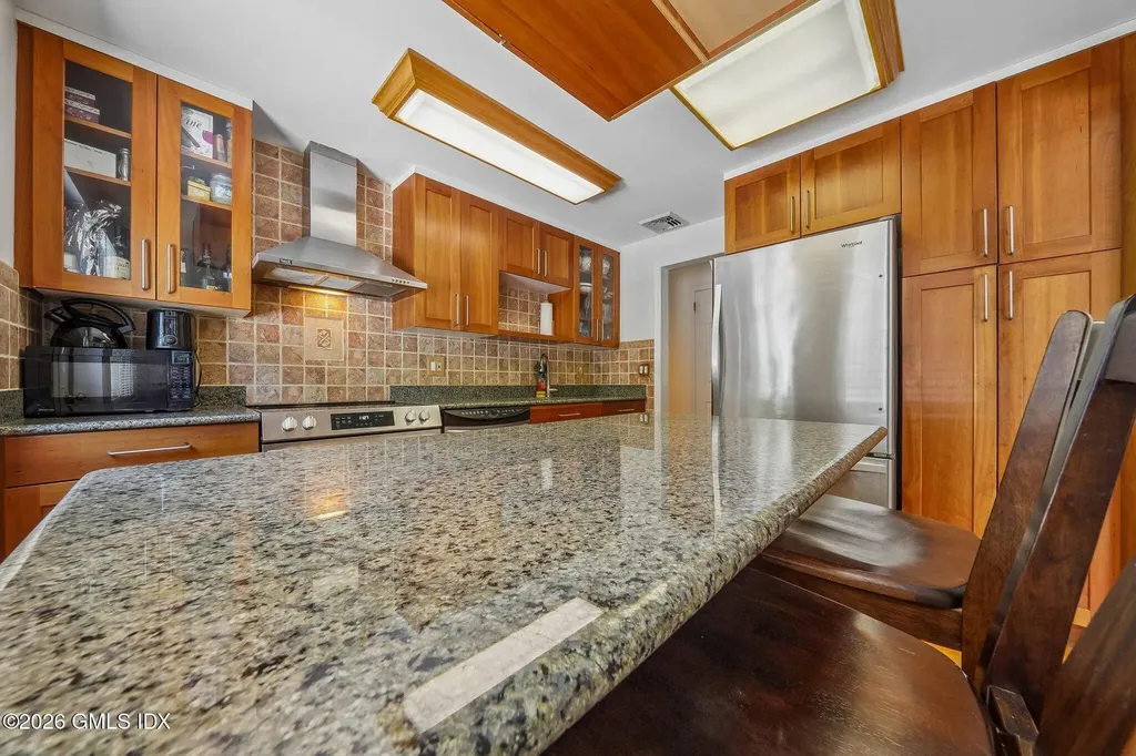11 Stuart Drive Old Greenwich CT 06870