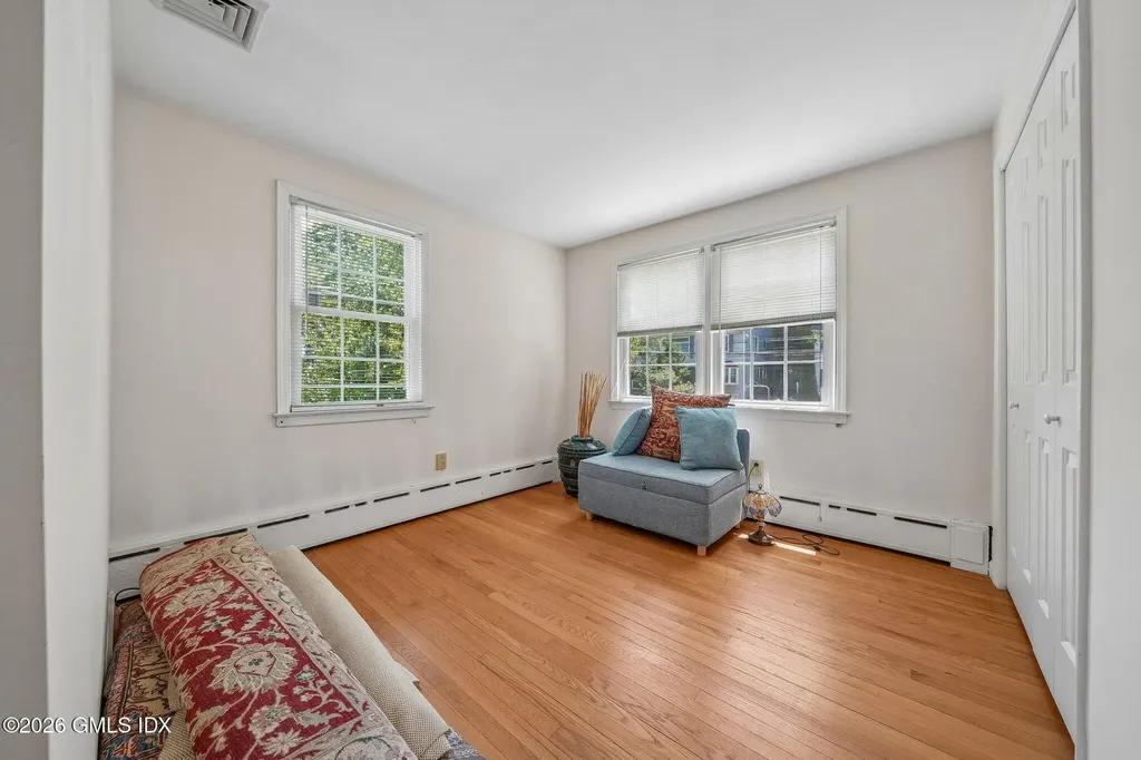 11 Stuart Drive Old Greenwich CT 06870