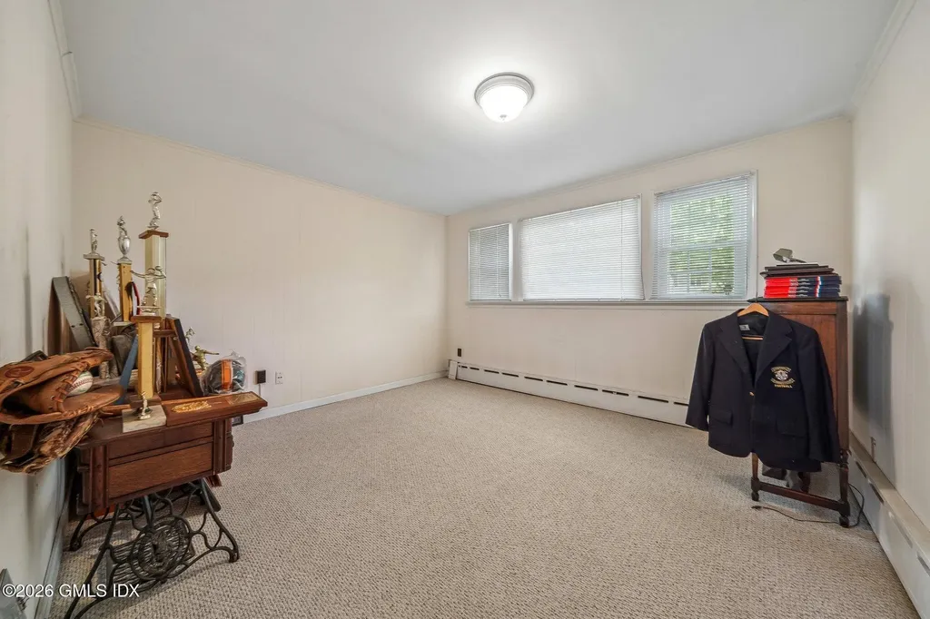 11 Stuart Drive Old Greenwich CT 06870