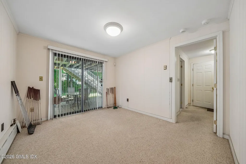 11 Stuart Drive Old Greenwich CT 06870
