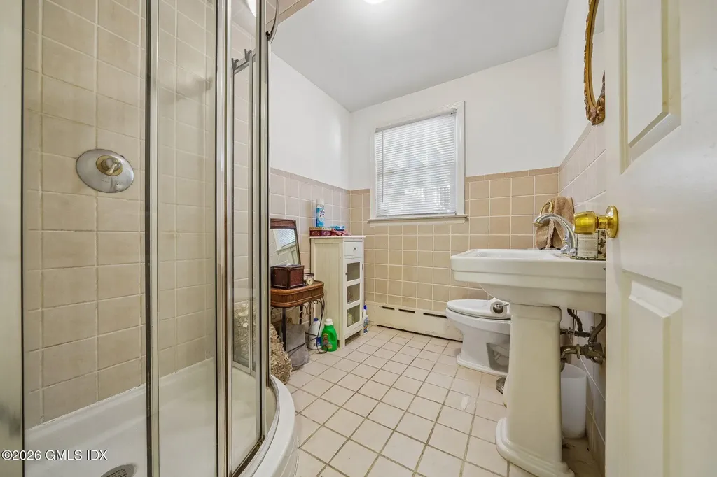 11 Stuart Drive Old Greenwich CT 06870