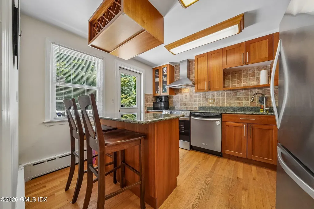 11 Stuart Drive Old Greenwich CT 06870