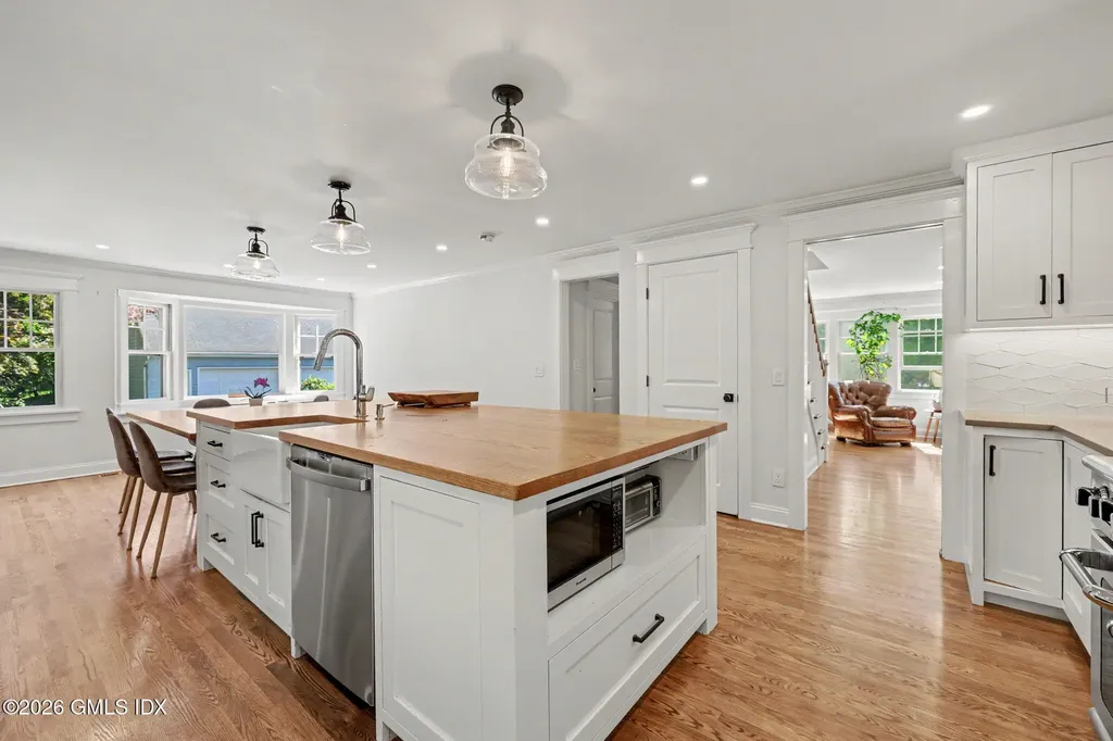 5 Grant Avenue Old Greenwich CT 06870