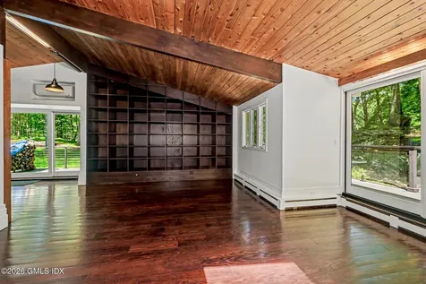 424 Cognewaugh Road Cos Cob CT 06807