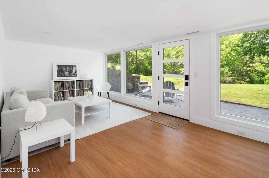 198 Woodchuck Road Stamford CT 06903