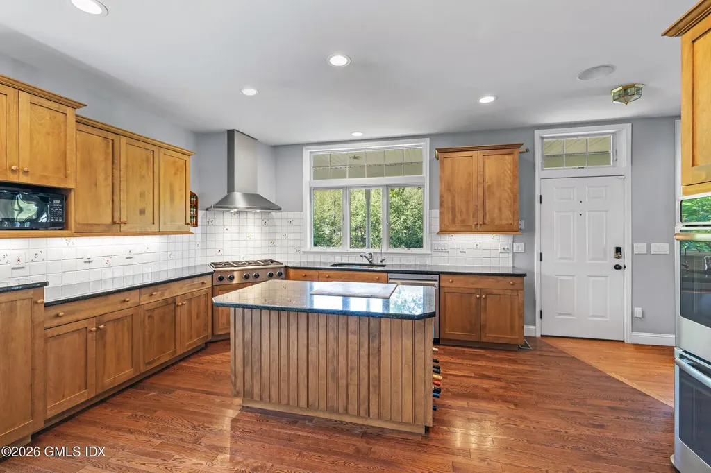 9 Rex Street Greenwich CT 06831