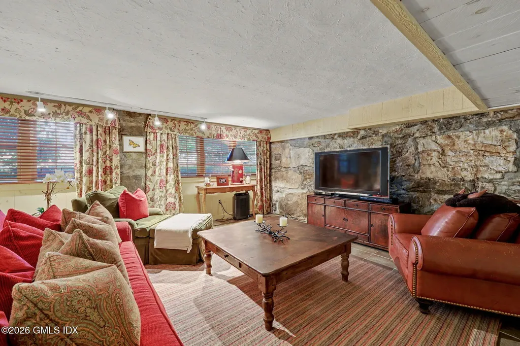 208 Bedford Road Greenwich CT 06831