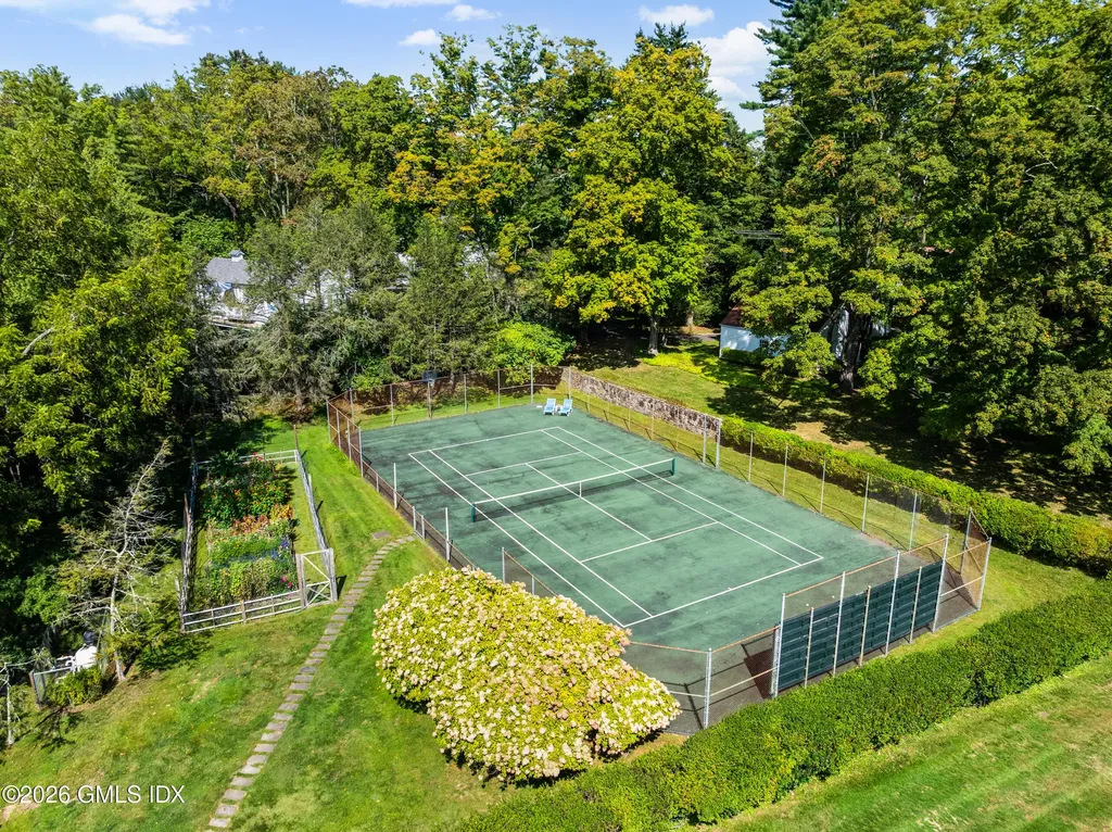 122 Round Hill Road Greenwich CT 06831