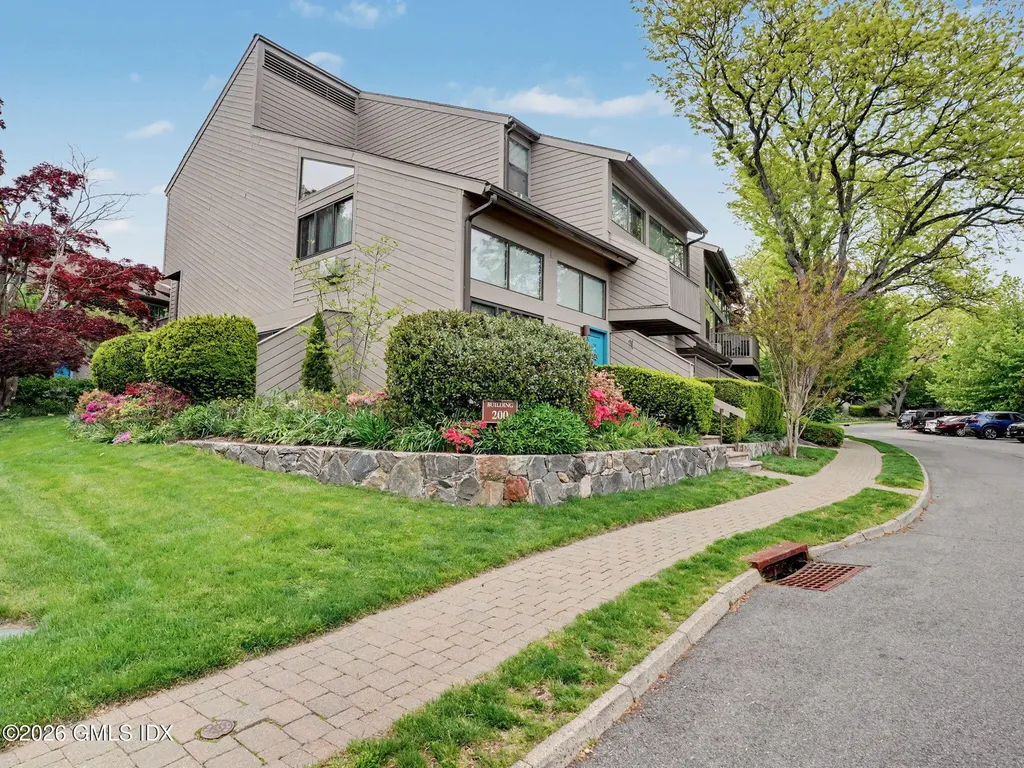 1465 E Putnam Avenue Old Greenwich CT 06870