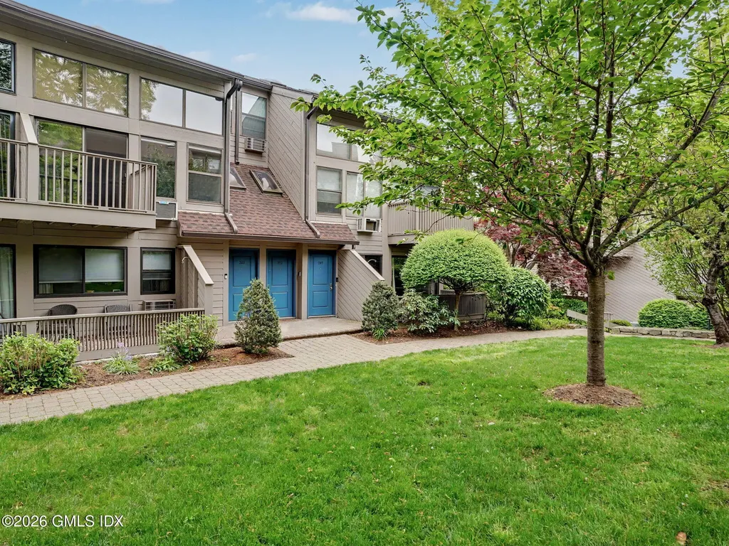 1465 E Putnam Avenue Old Greenwich CT 06870