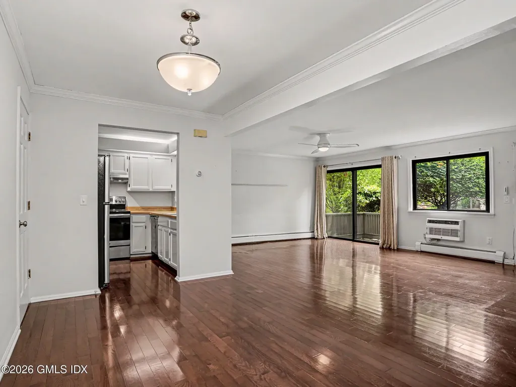 1465 E Putnam Avenue Old Greenwich CT 06870