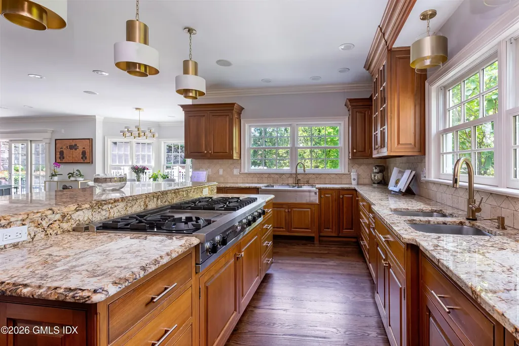 20 Oak Street Greenwich CT 06831
