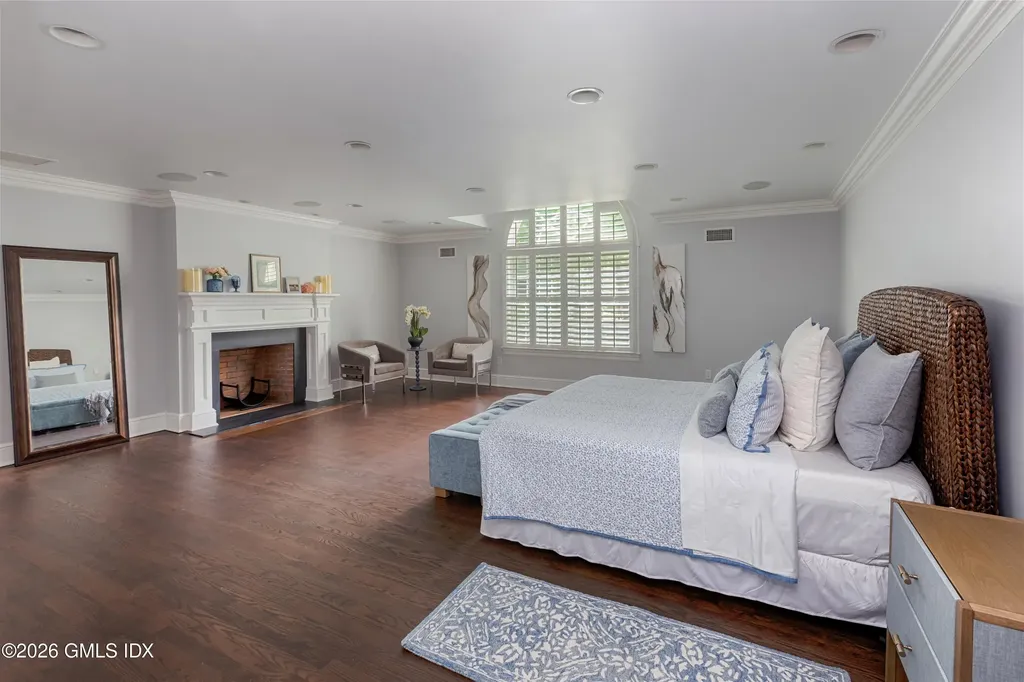 20 Oak Street Greenwich CT 06831